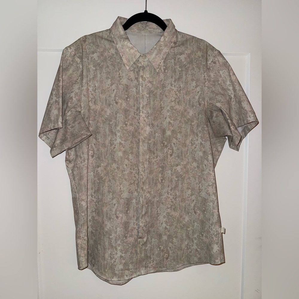 Lululemon Airing Easy Short Sleeve Shirt